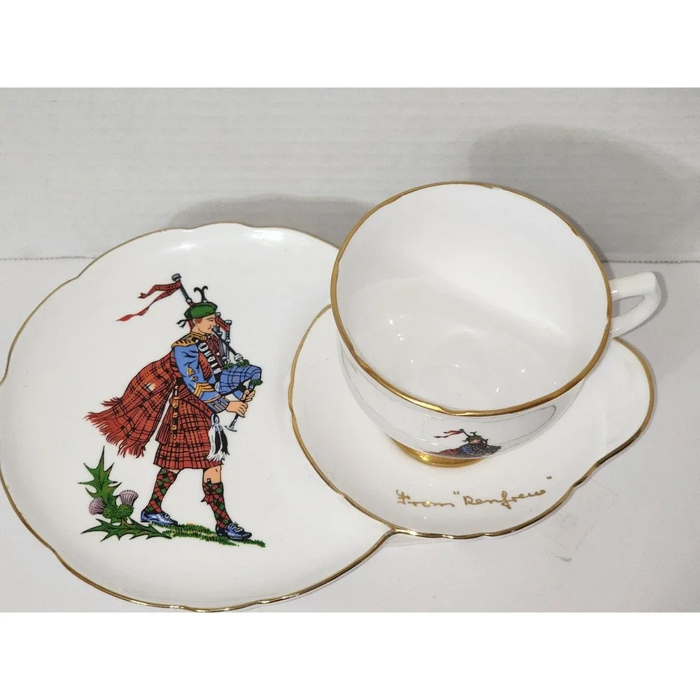 Unmarked Bone China Teacup and Hostess Plate Set‎ Bruce Clan Tartan Collectible